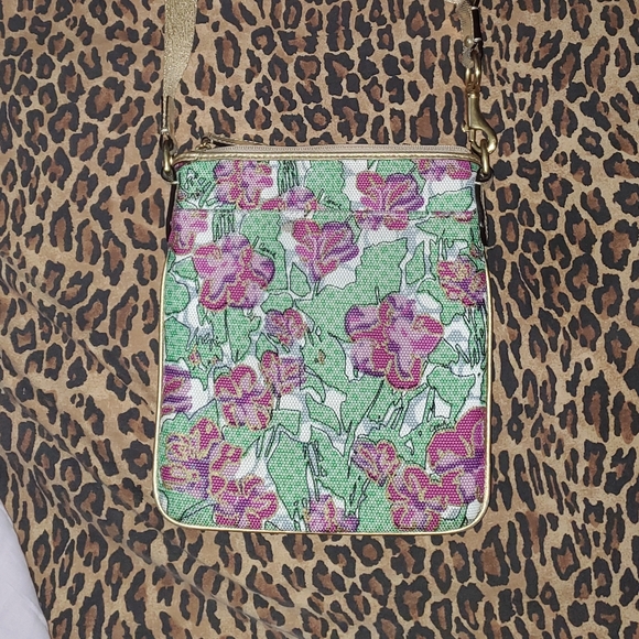 COACH crossbody bag. - Picture 2 of 3